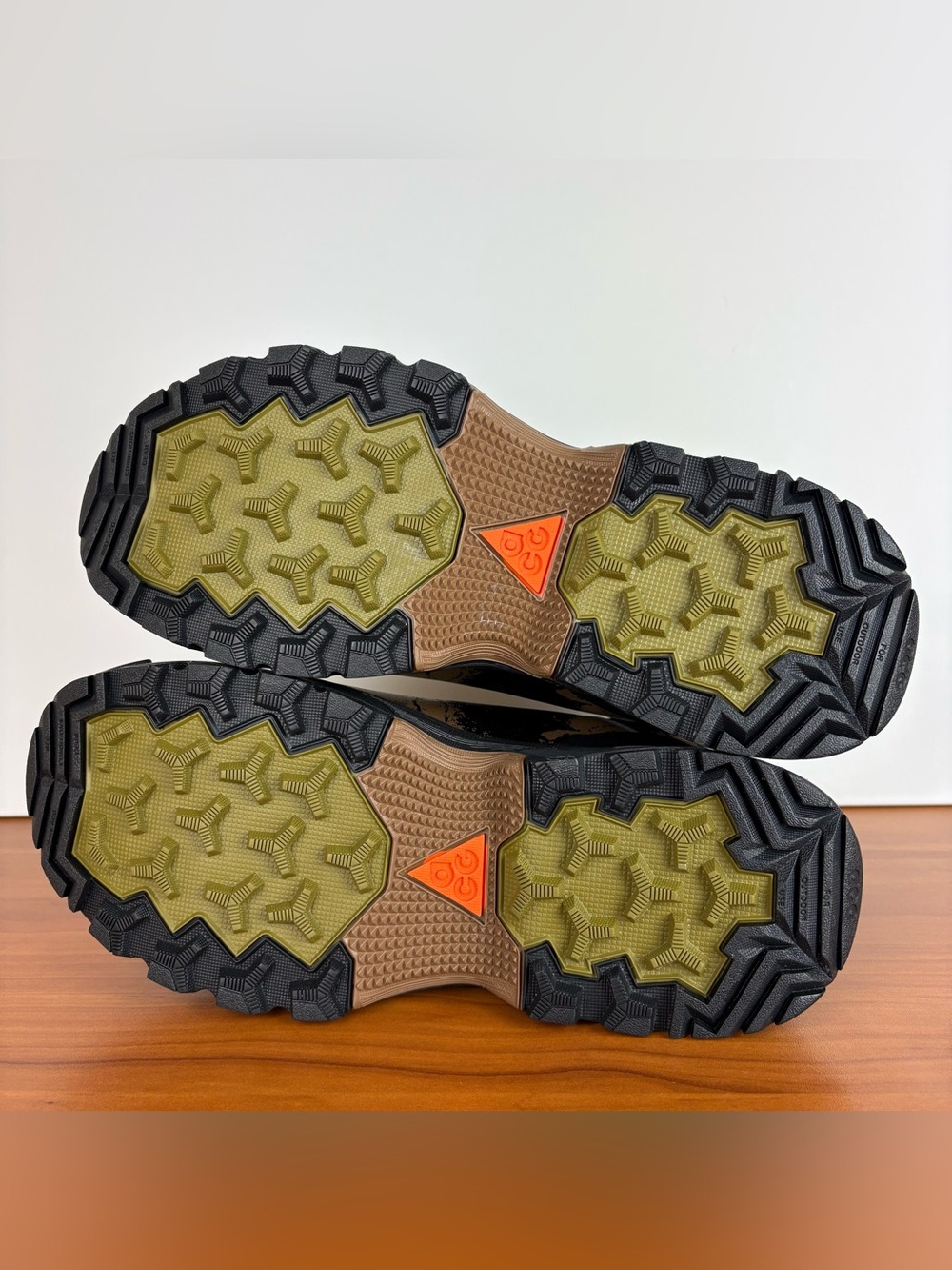 Nike ACG Zoom Gaiadome GoreTex Boots - Picture 7 of 12
